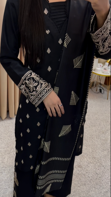 Blackish shade Luxury Dhanak 3Pc Emb suit