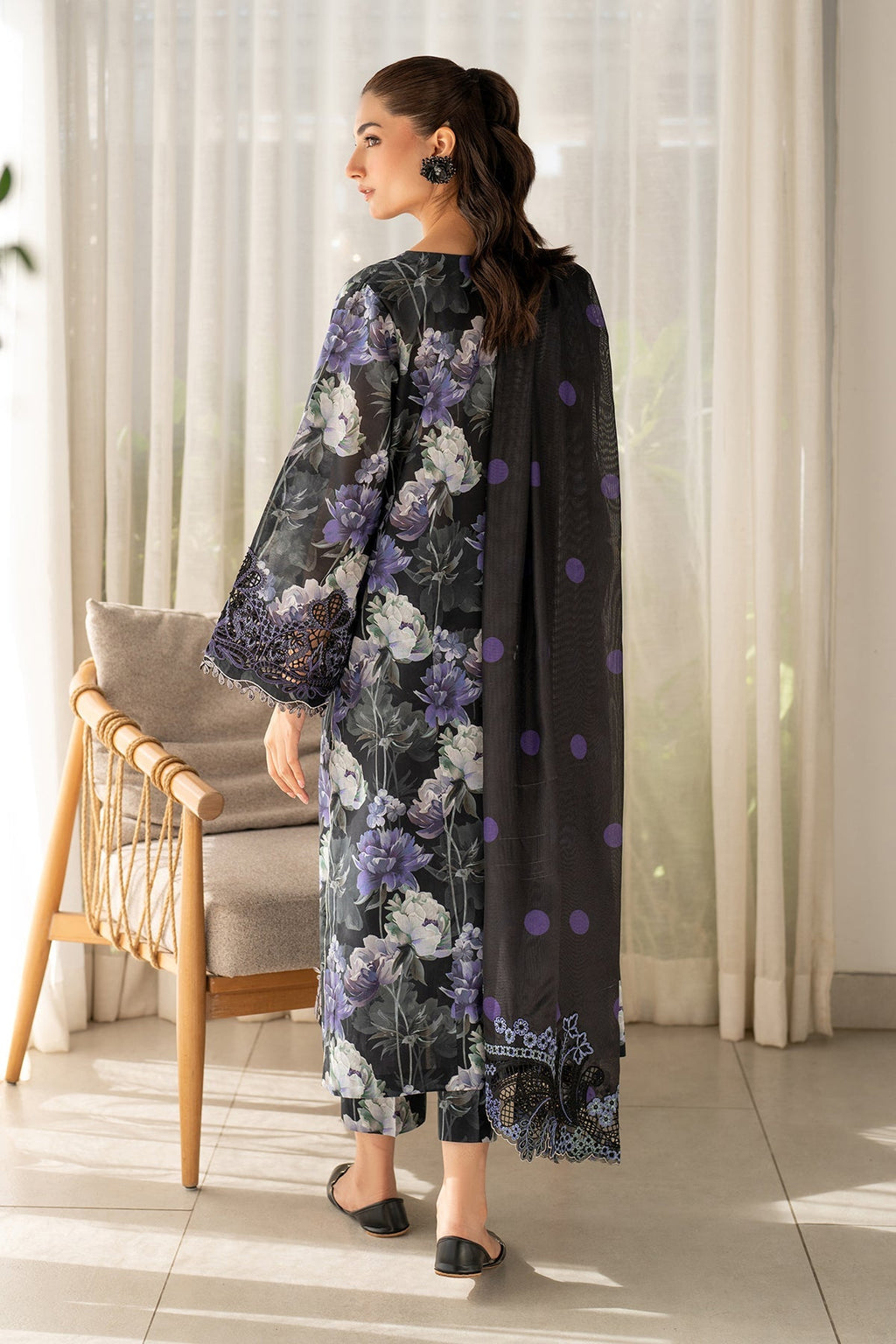 BAROQUE | Unstitched 3PCS EMBROIDERED LAWN Digital Print 3pcs With READY TO WEAR DUPATTA & Embroidered Patches