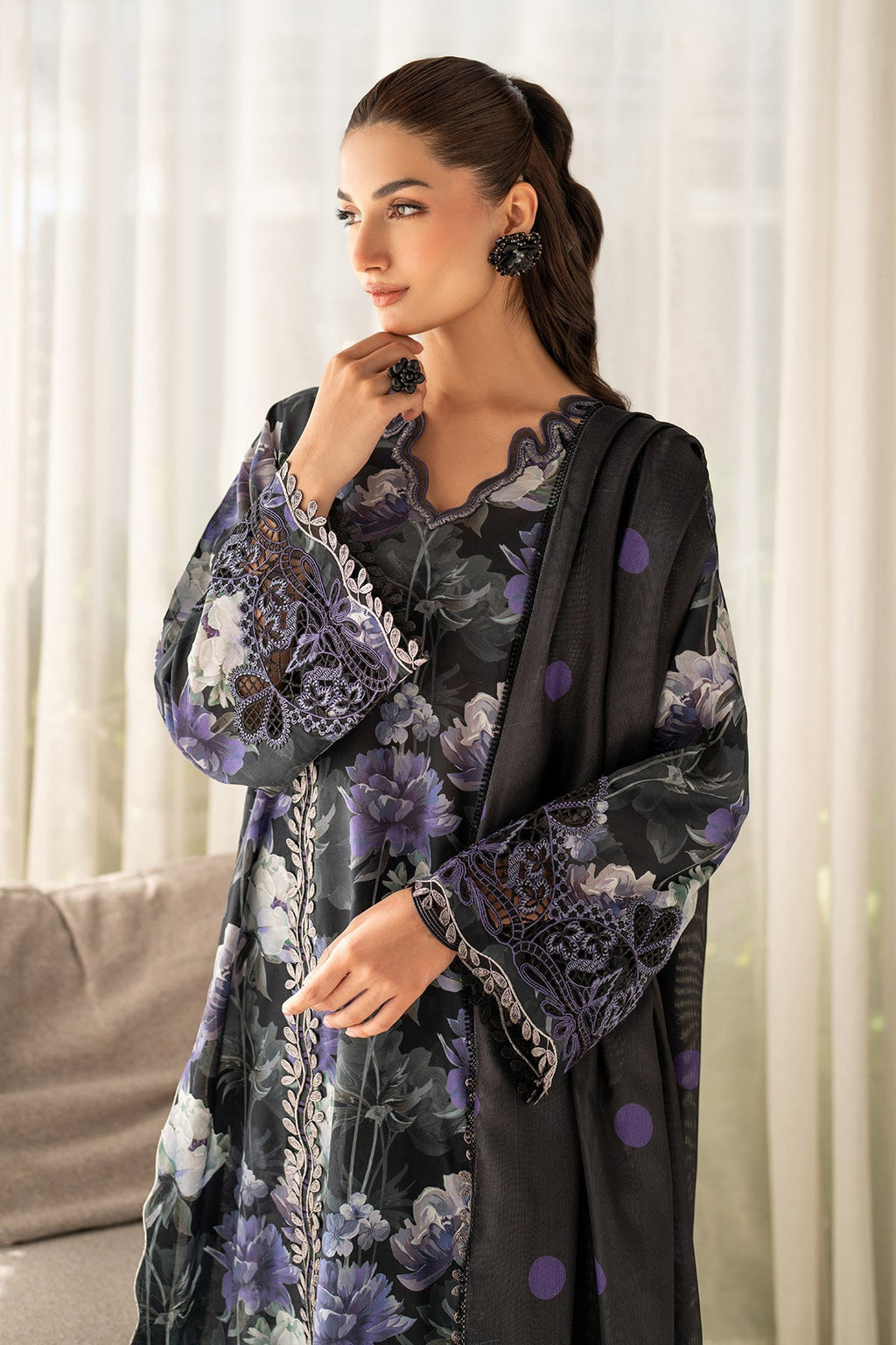 BAROQUE | Unstitched 3PCS EMBROIDERED LAWN Digital Print 3pcs With READY TO WEAR DUPATTA & Embroidered Patches