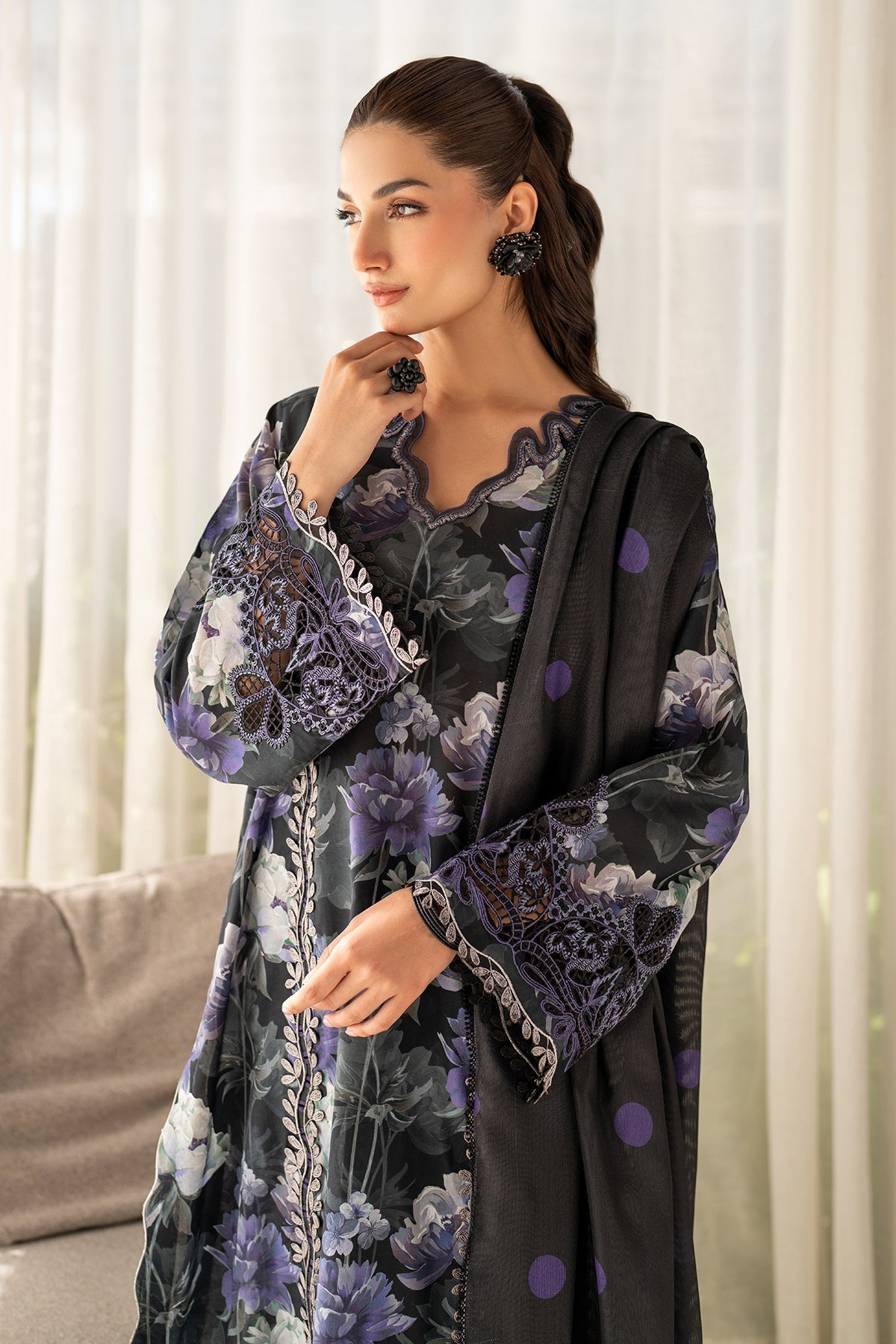 BAROQUE | Unstitched 3PCS EMBROIDERED LAWN Digital Print 3pcs With READY TO WEAR DUPATTA & Embroidered Patches