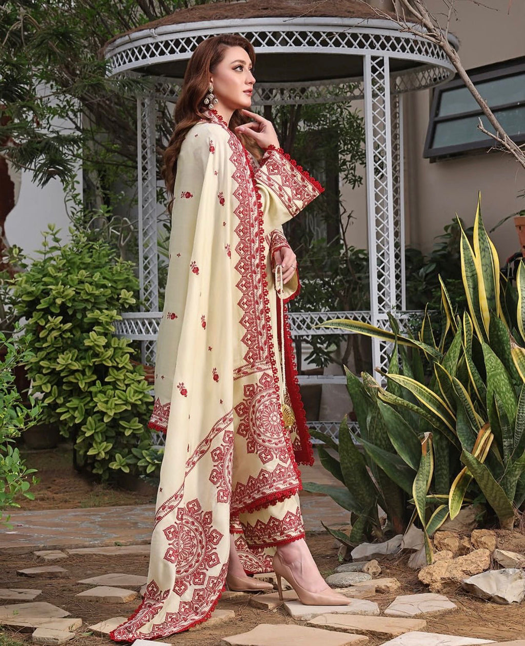Embroidered 3pcs Dhanak Dress With Premium digital printed Shawl. Red