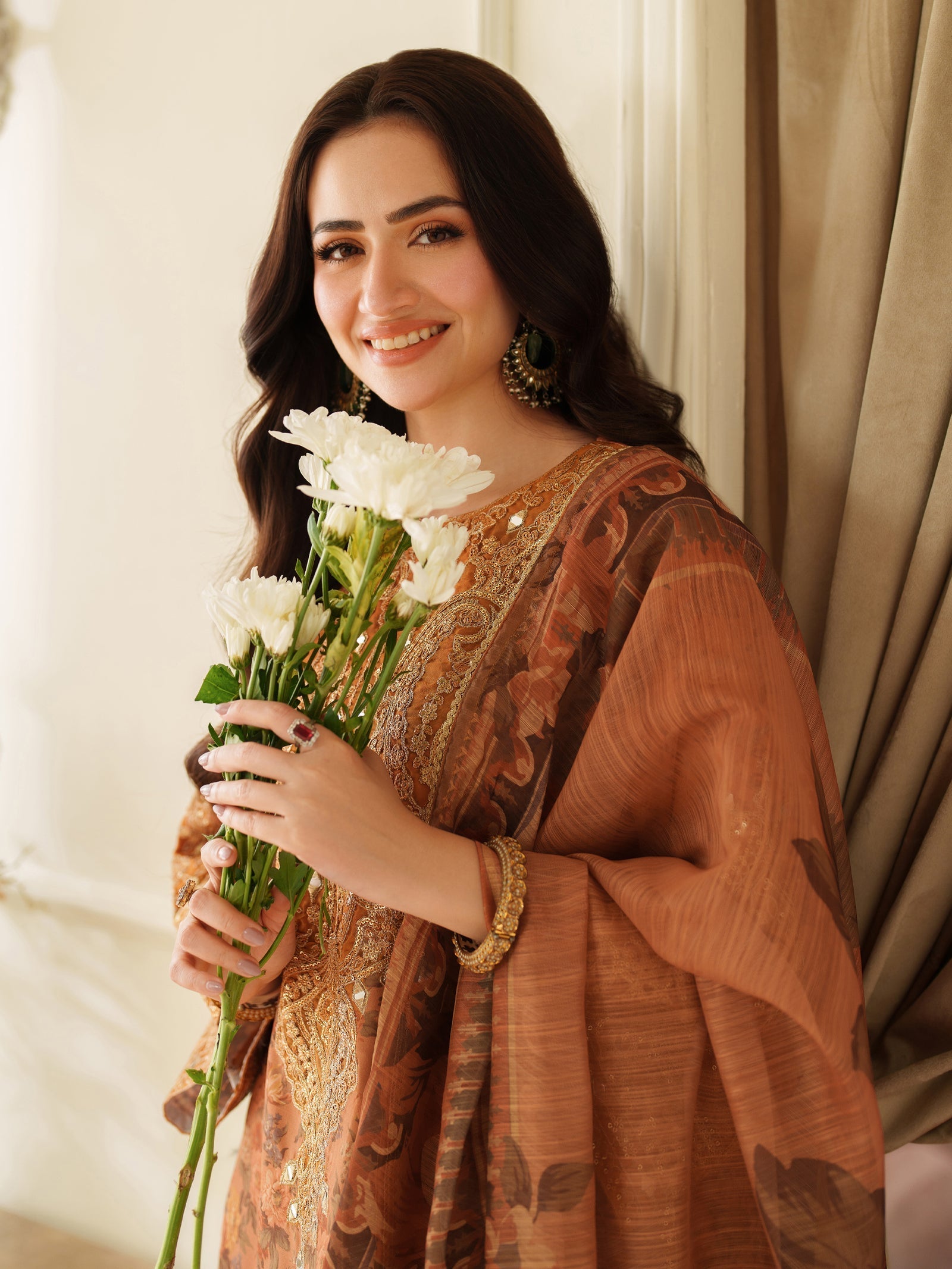 Mohagni | Unstitched 3PCS LAWN Digital Print 3pcs With CHIFFON READY TO WEAR DUPATTA & Patches